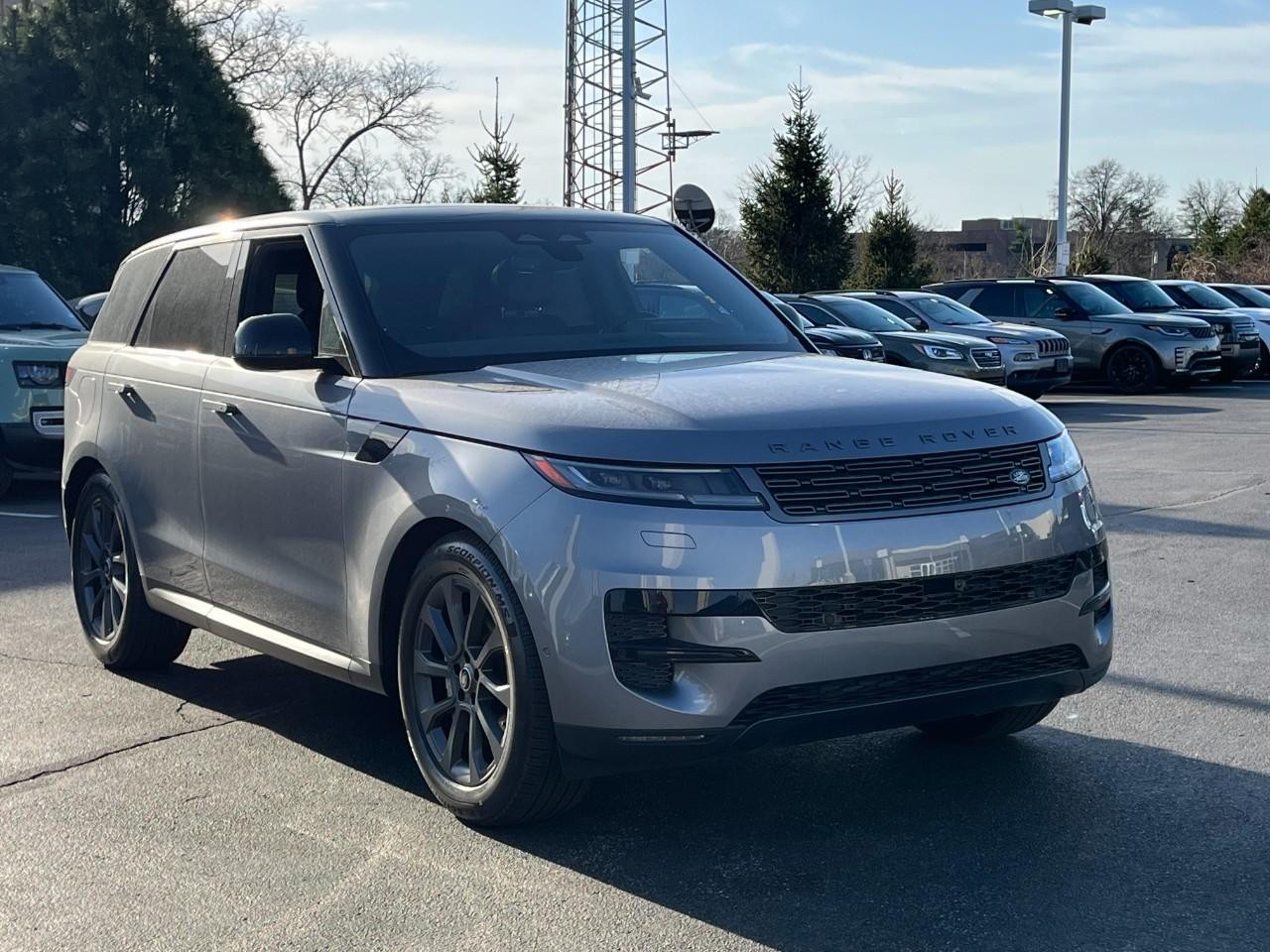 Land Rover Range Rover Sport Vehicle Full-screen Gallery Image 6