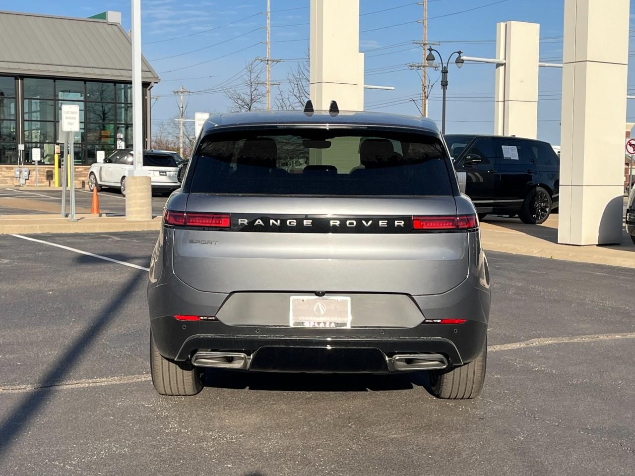 Land Rover Range Rover Sport Vehicle Full-screen Gallery Image 10