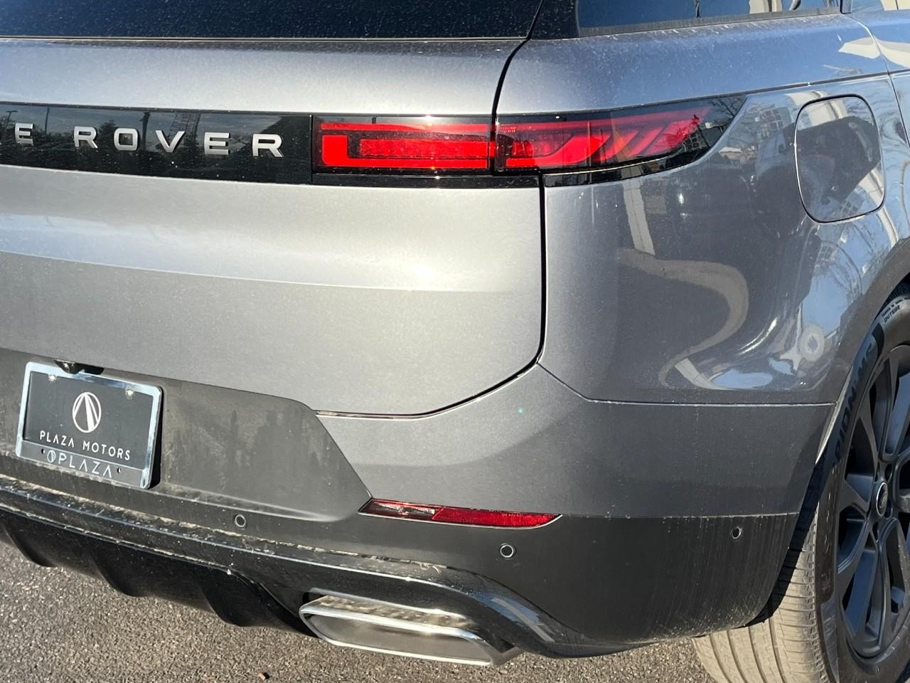 Land Rover Range Rover Sport Vehicle Full-screen Gallery Image 12