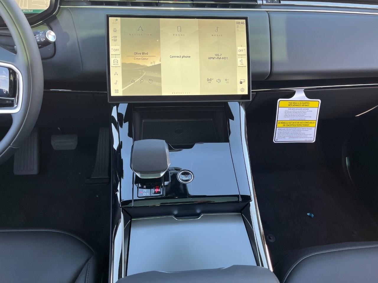 Land Rover Range Rover Sport Vehicle Full-screen Gallery Image 16