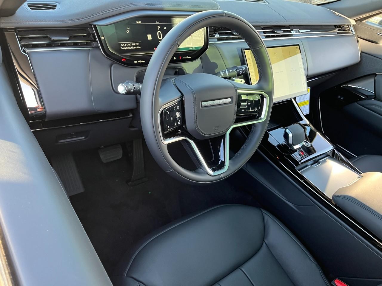 Land Rover Range Rover Sport Vehicle Full-screen Gallery Image 20