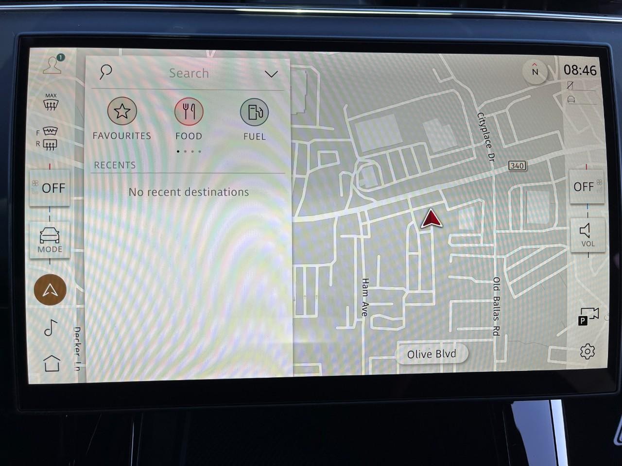 Land Rover Range Rover Sport Vehicle Full-screen Gallery Image 25