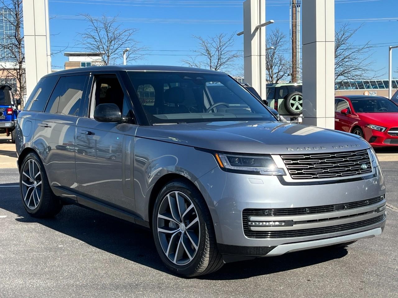 Land Rover Range Rover Vehicle Full-screen Gallery Image 7