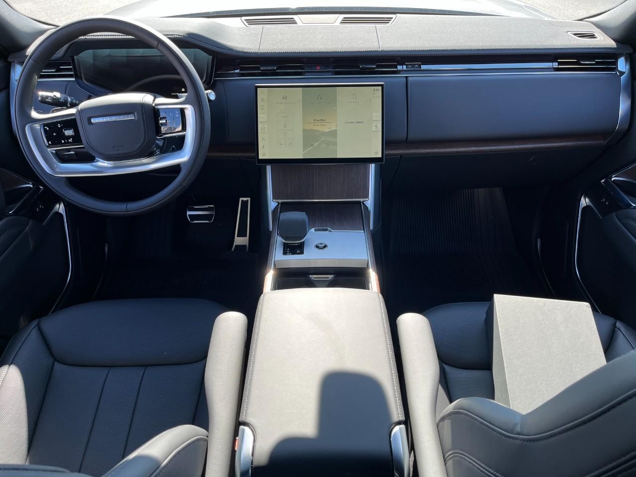 Land Rover Range Rover Vehicle Full-screen Gallery Image 15