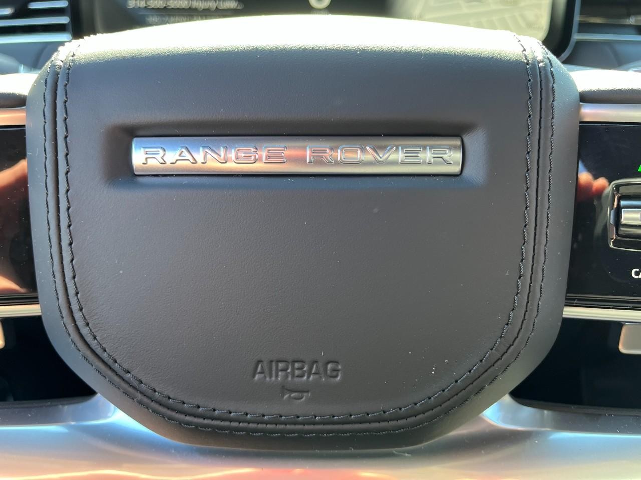 Land Rover Range Rover Vehicle Full-screen Gallery Image 23