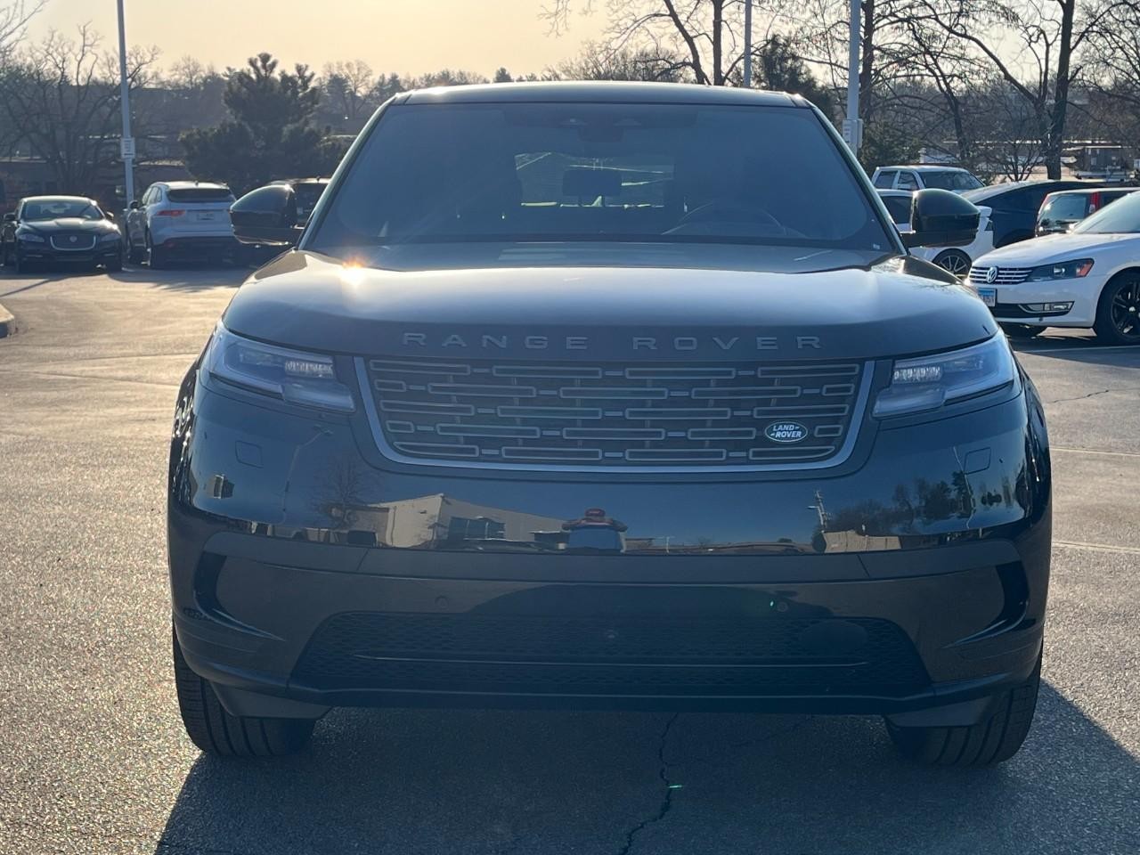 Land Rover Range Rover Velar Vehicle Full-screen Gallery Image 7