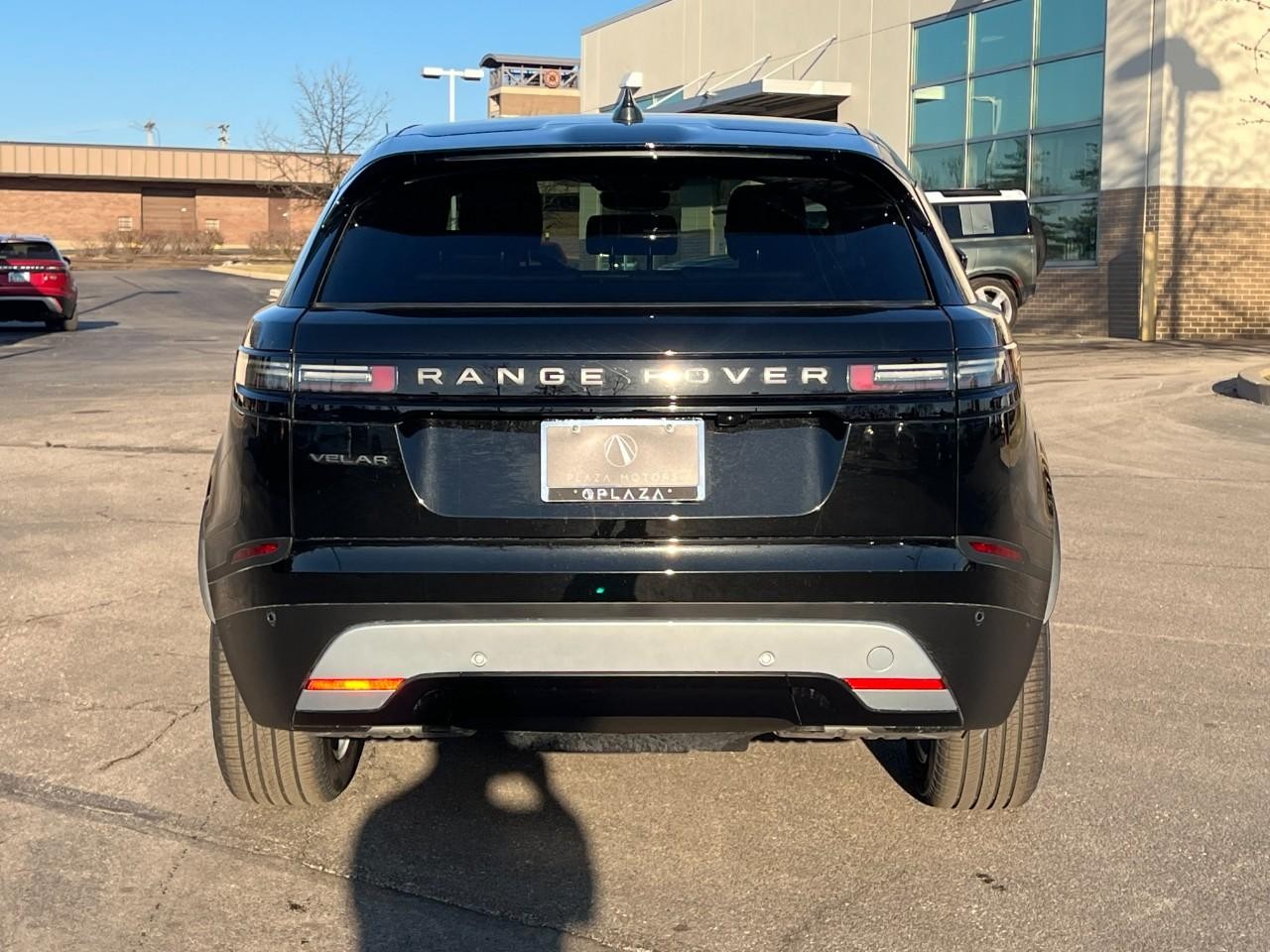 Land Rover Range Rover Velar Vehicle Full-screen Gallery Image 10