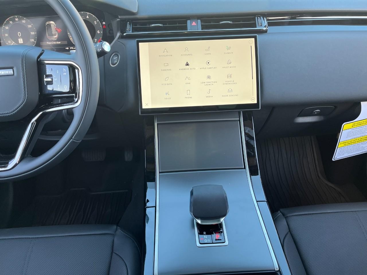 Land Rover Range Rover Velar Vehicle Full-screen Gallery Image 16