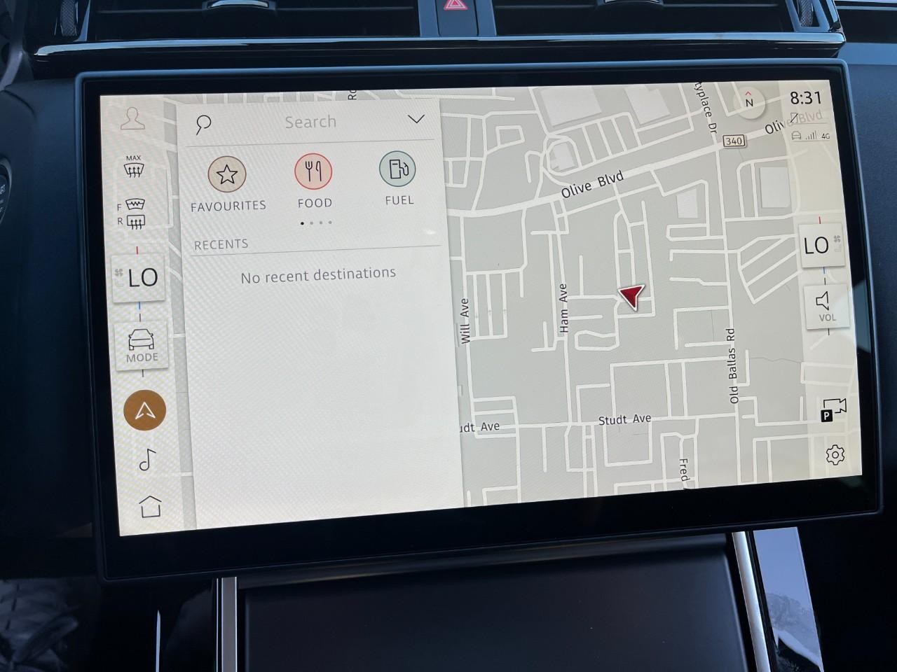 Land Rover Range Rover Velar Vehicle Full-screen Gallery Image 25