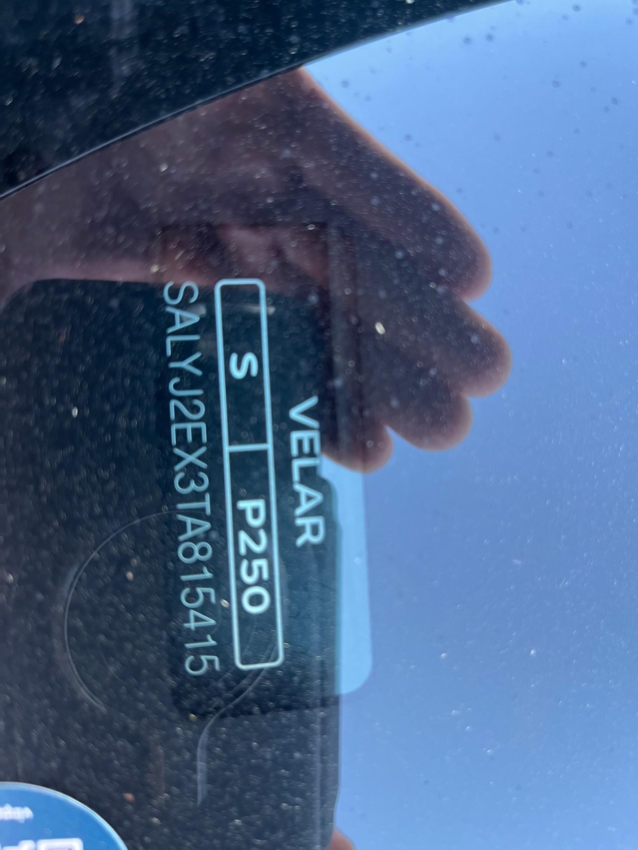 Land Rover Range Rover Velar Vehicle Full-screen Gallery Image 35