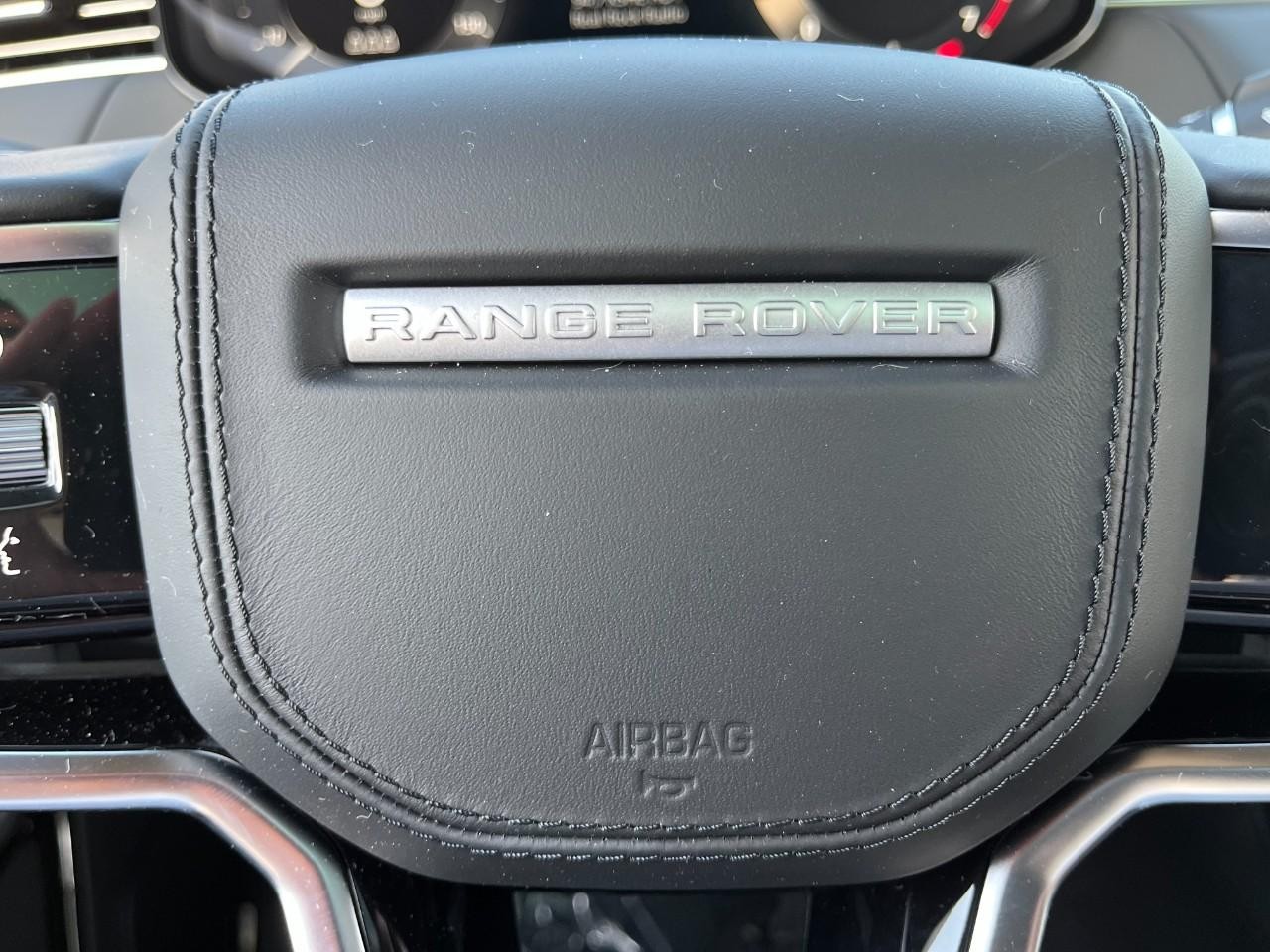 Land Rover Range Rover Sport Vehicle Full-screen Gallery Image 22