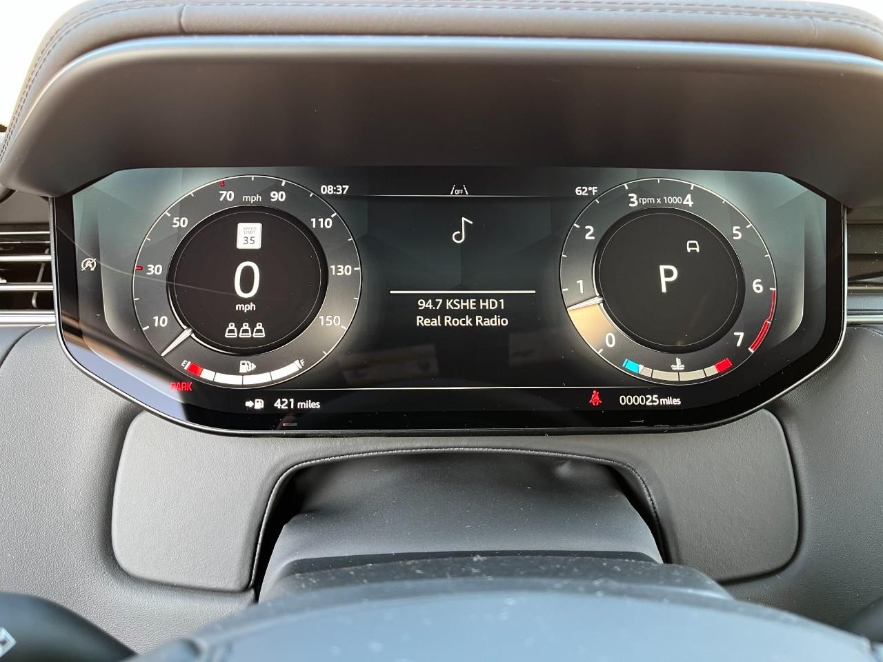 Land Rover Range Rover Sport Vehicle Full-screen Gallery Image 24