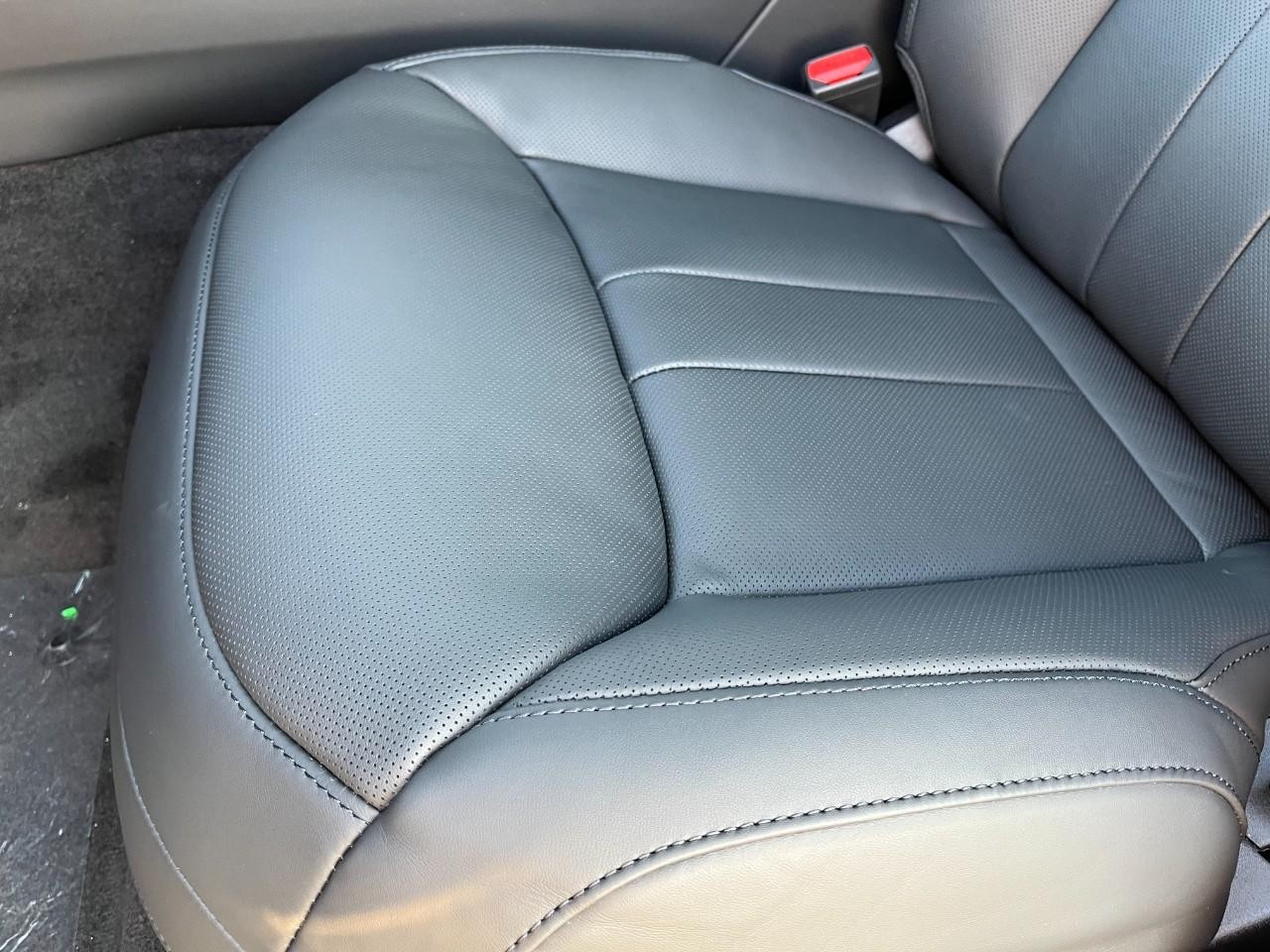 Land Rover Range Rover Sport Vehicle Full-screen Gallery Image 35