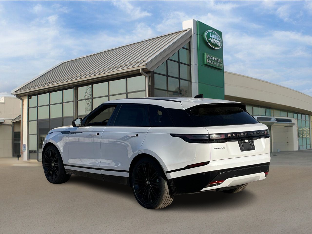 Land Rover Range Rover Velar Vehicle Full-screen Gallery Image 3