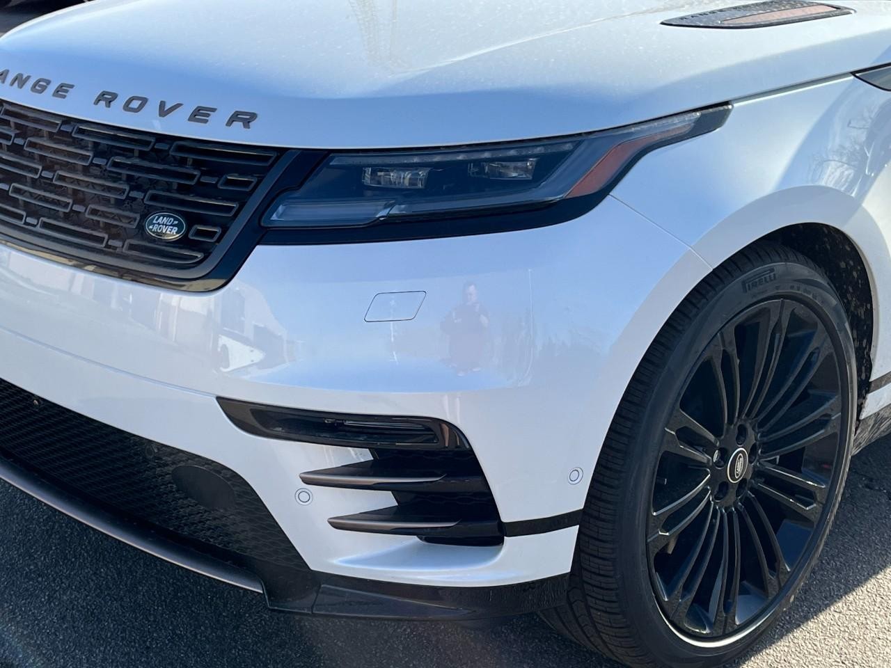Land Rover Range Rover Velar Vehicle Full-screen Gallery Image 9