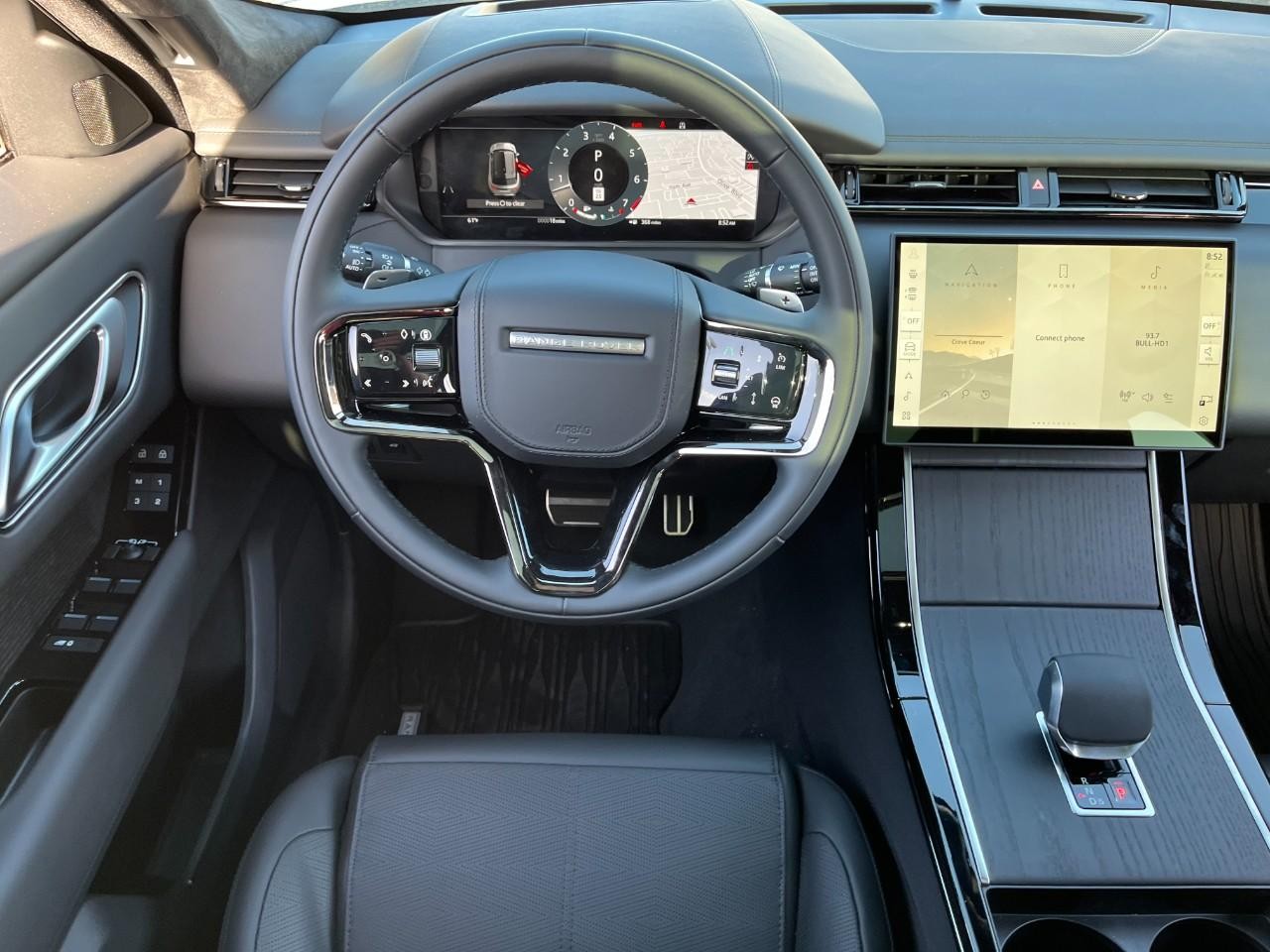 Land Rover Range Rover Velar Vehicle Full-screen Gallery Image 15