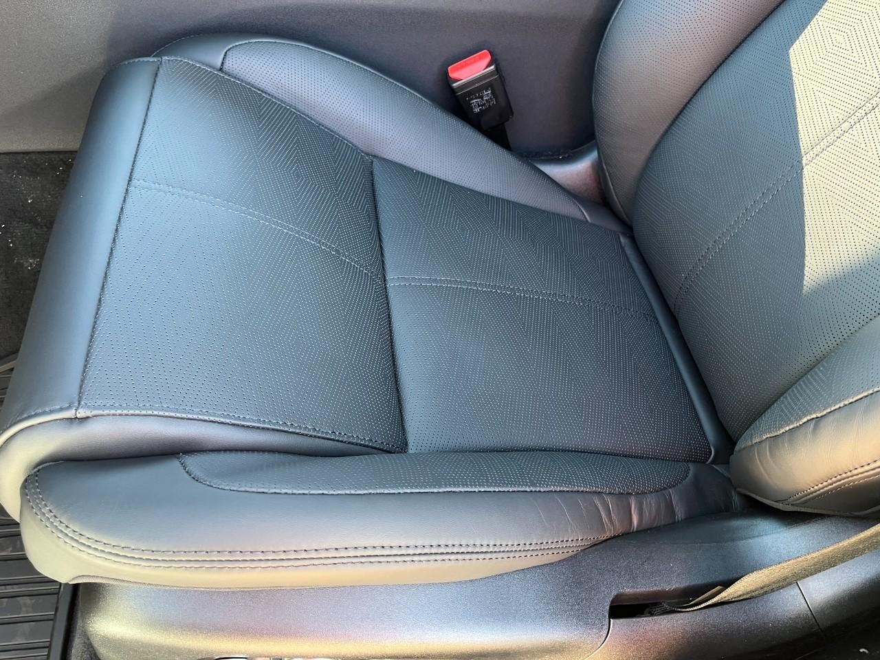 Land Rover Range Rover Velar Vehicle Full-screen Gallery Image 35