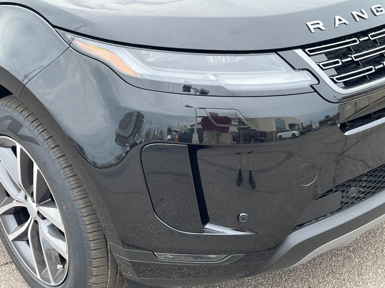 Land Rover Range Rover Evoque Vehicle Full-screen Gallery Image 9