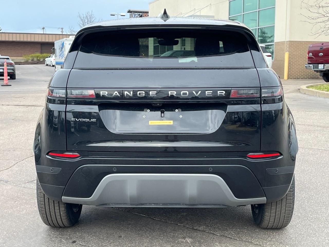 Land Rover Range Rover Evoque Vehicle Full-screen Gallery Image 11