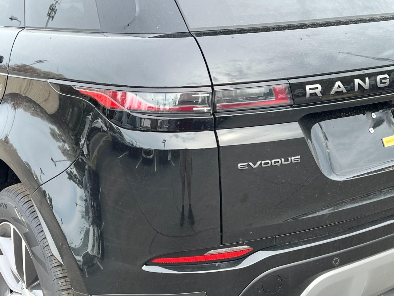 Land Rover Range Rover Evoque Vehicle Full-screen Gallery Image 12