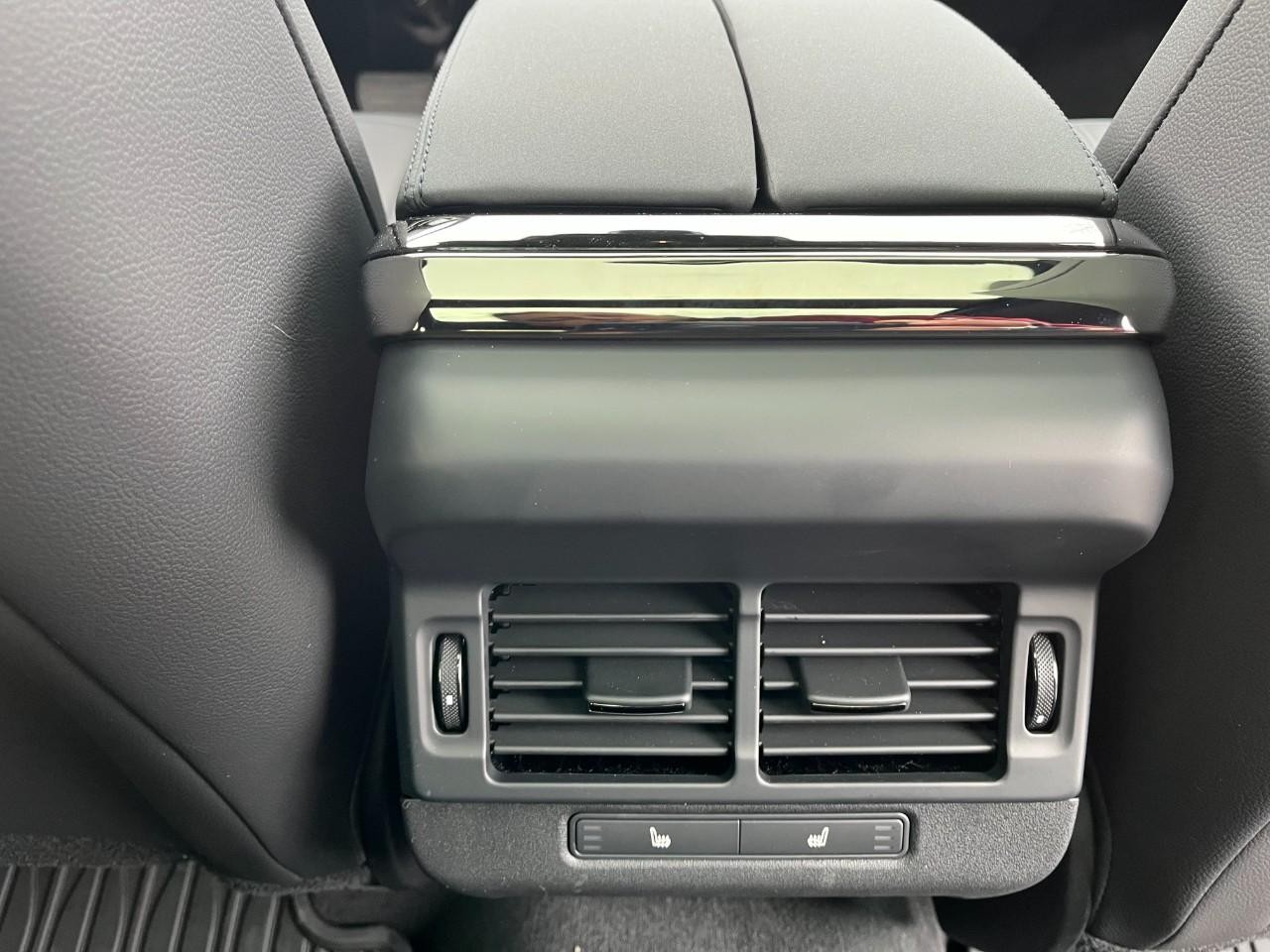 Land Rover Range Rover Evoque Vehicle Full-screen Gallery Image 19