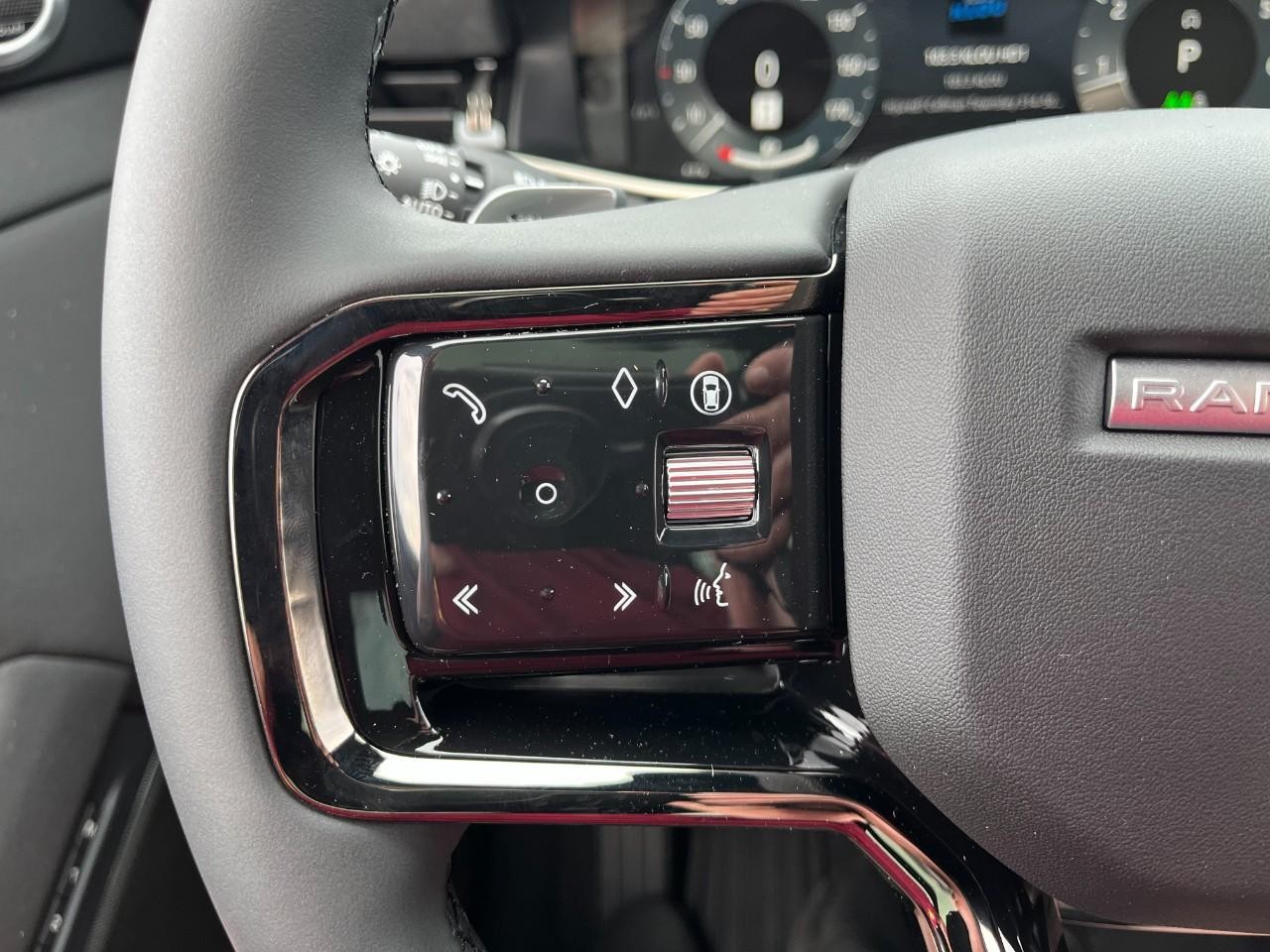 Land Rover Range Rover Evoque Vehicle Full-screen Gallery Image 22