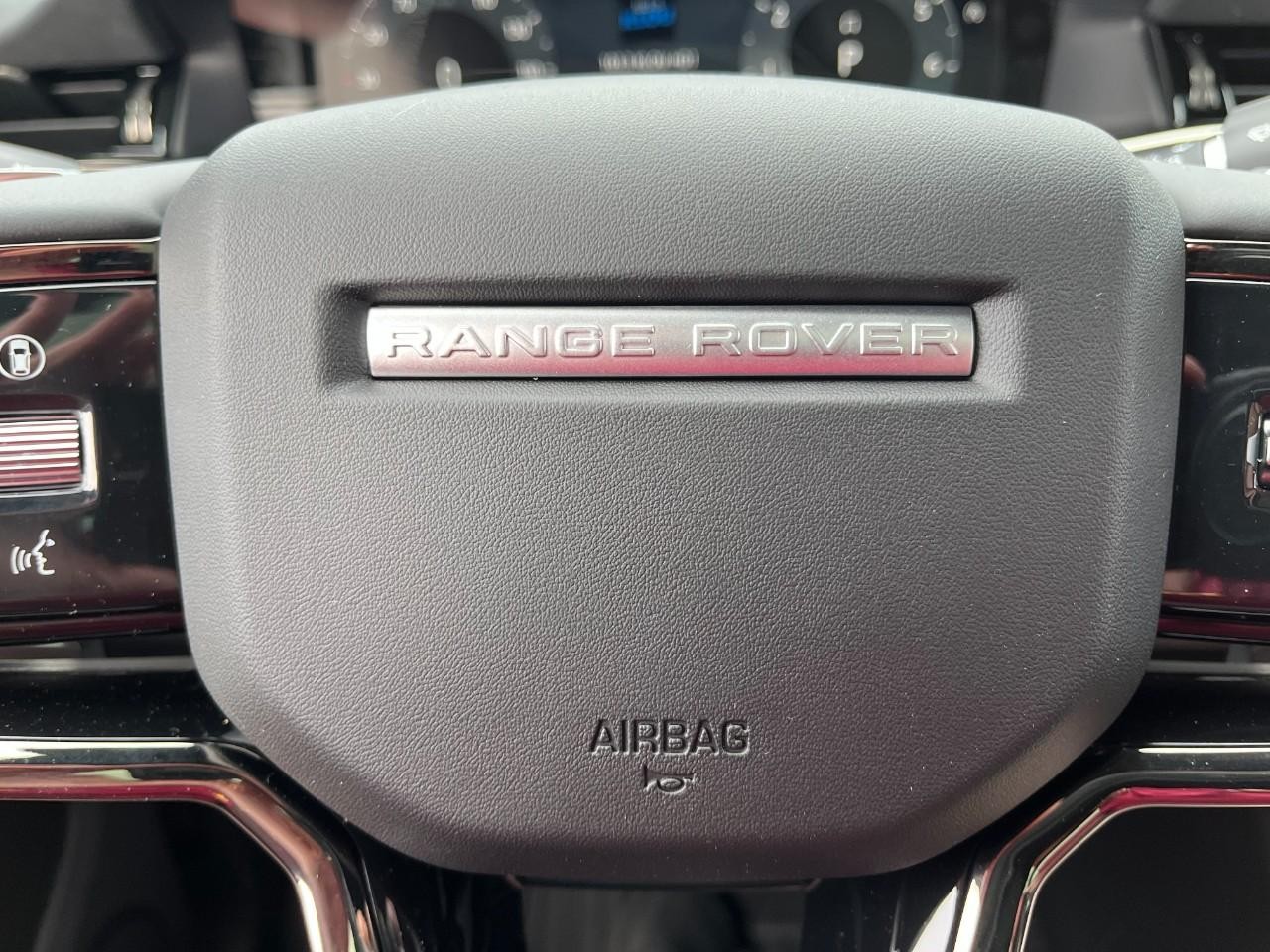 Land Rover Range Rover Evoque Vehicle Full-screen Gallery Image 23