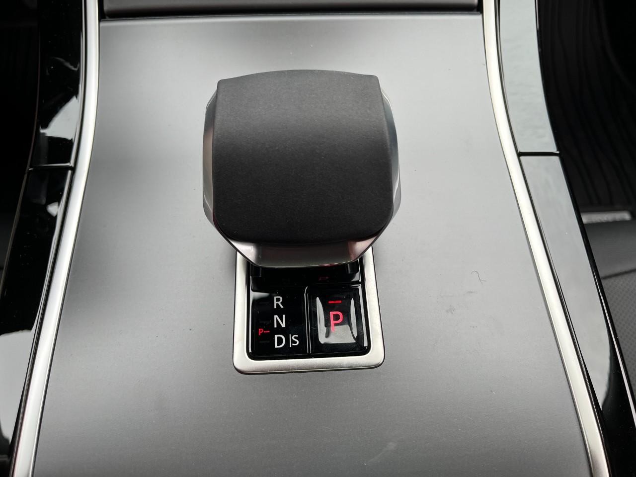 Land Rover Range Rover Evoque Vehicle Full-screen Gallery Image 28