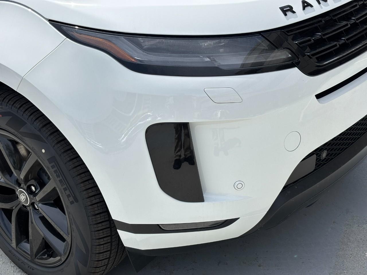 Land Rover Range Rover Evoque Vehicle Full-screen Gallery Image 9