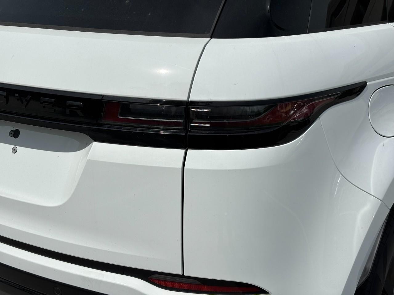 Land Rover Range Rover Evoque Vehicle Full-screen Gallery Image 13