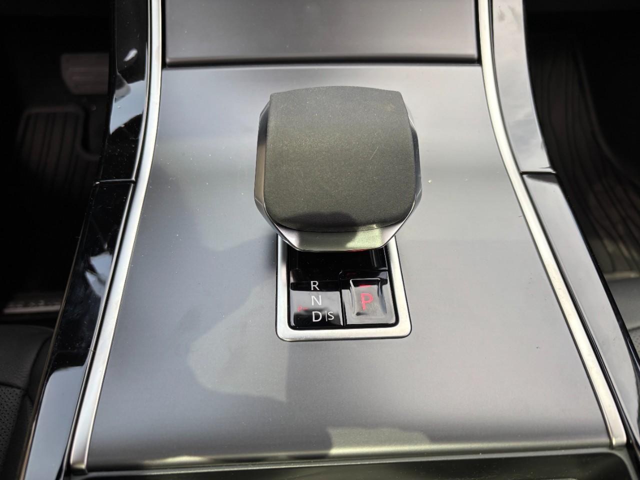 Land Rover Range Rover Evoque Vehicle Full-screen Gallery Image 28