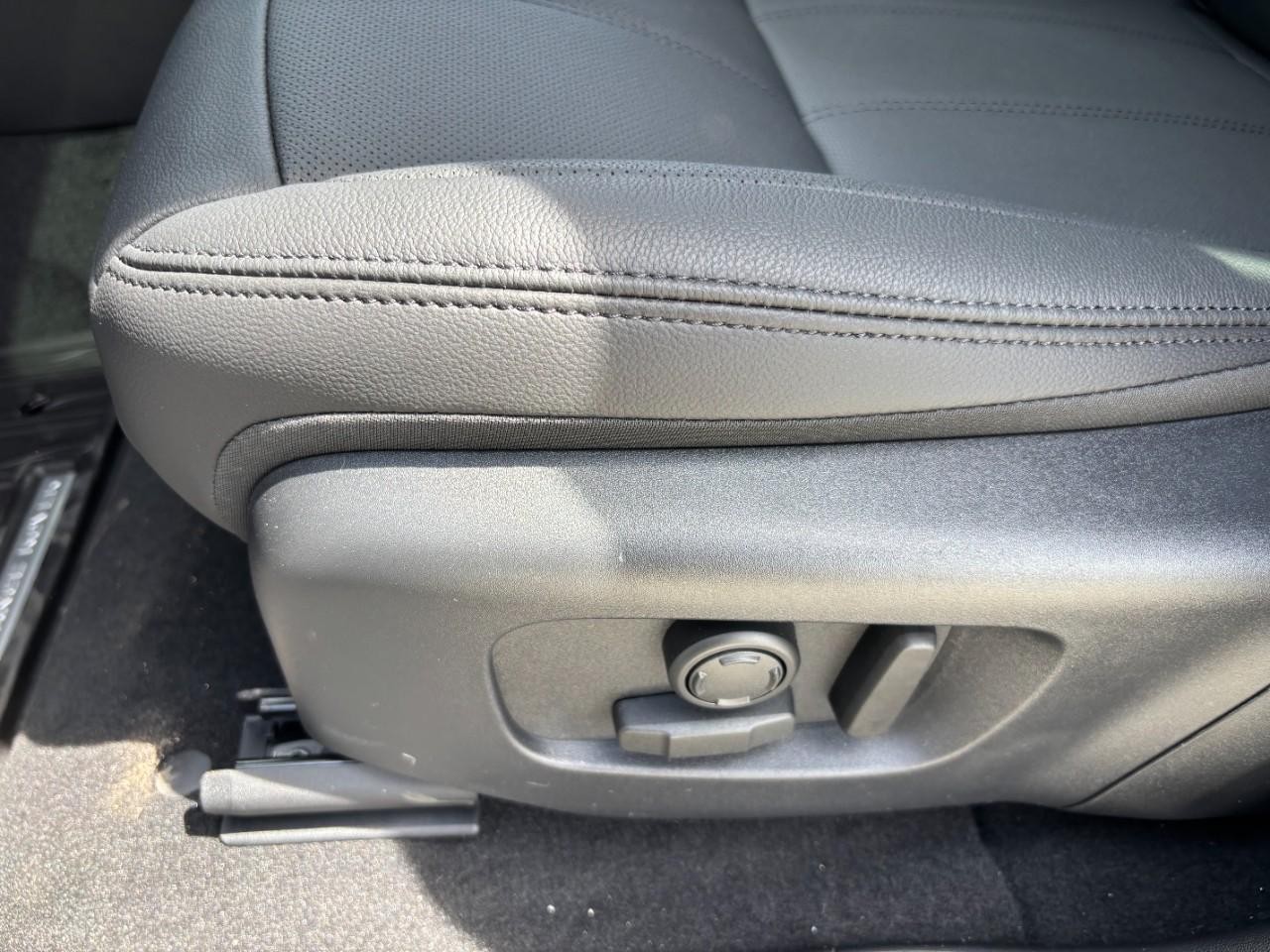 Land Rover Range Rover Evoque Vehicle Full-screen Gallery Image 35