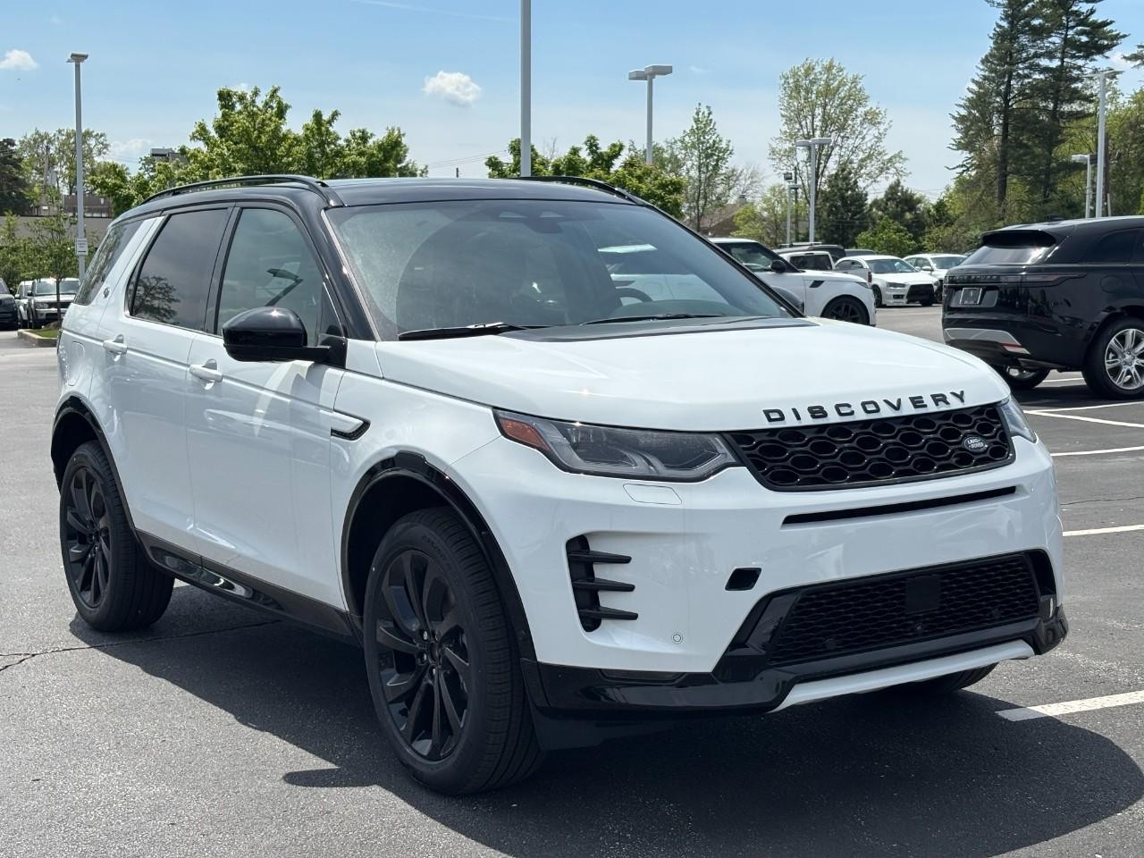 Land Rover Discovery Sport Vehicle Full-screen Gallery Image 6