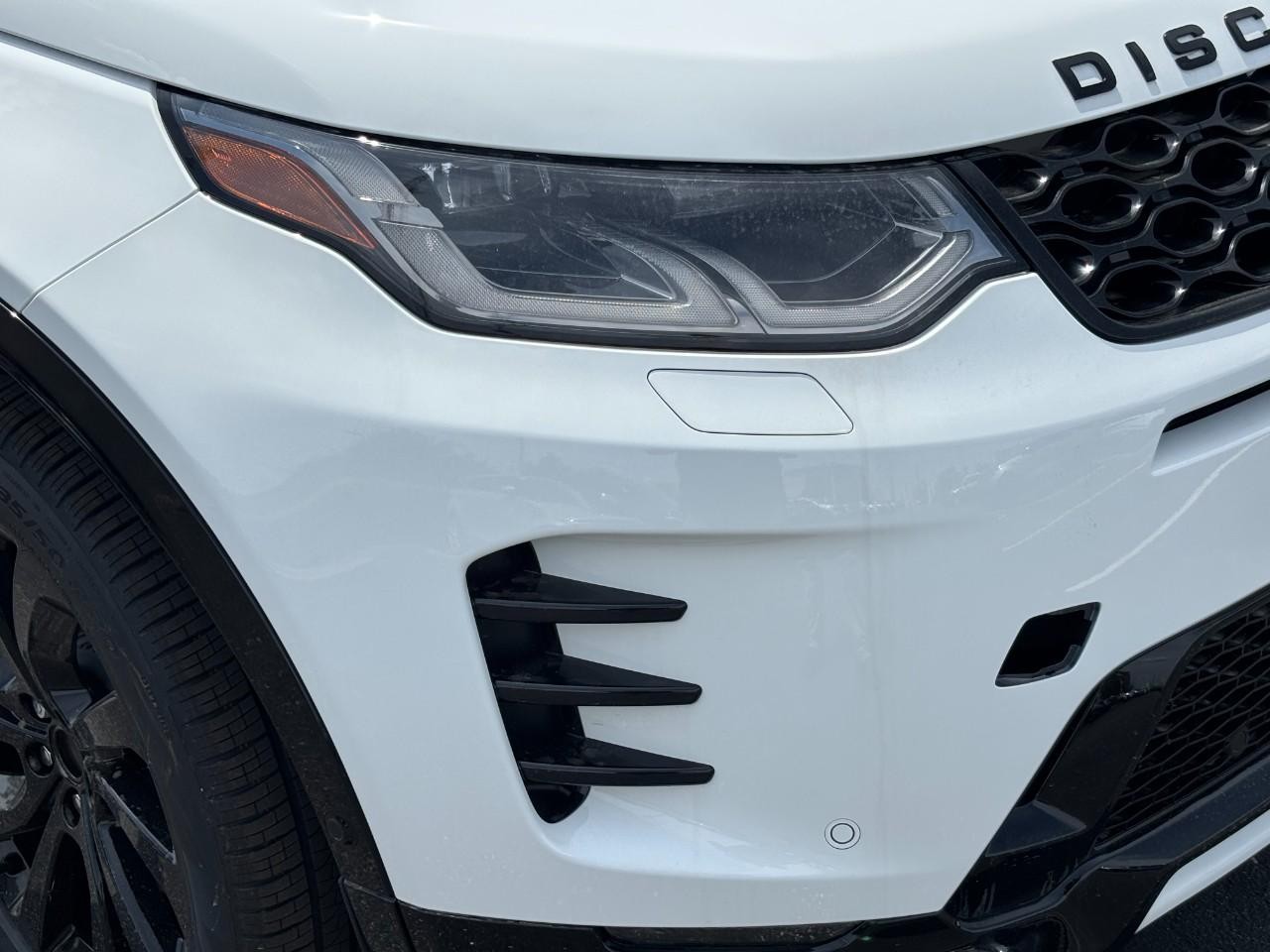 Land Rover Discovery Sport Vehicle Full-screen Gallery Image 8