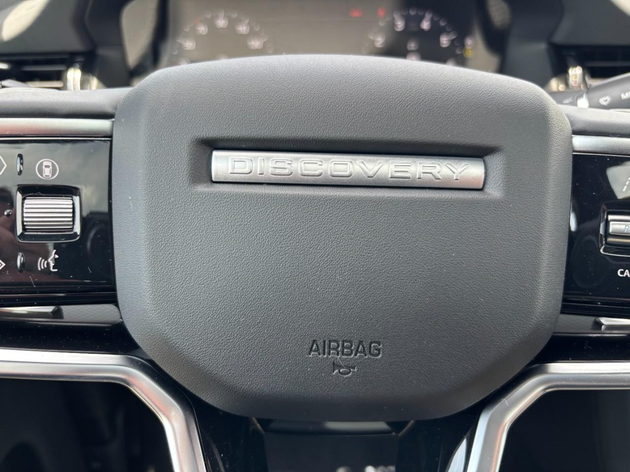 Land Rover Discovery Sport Vehicle Full-screen Gallery Image 22