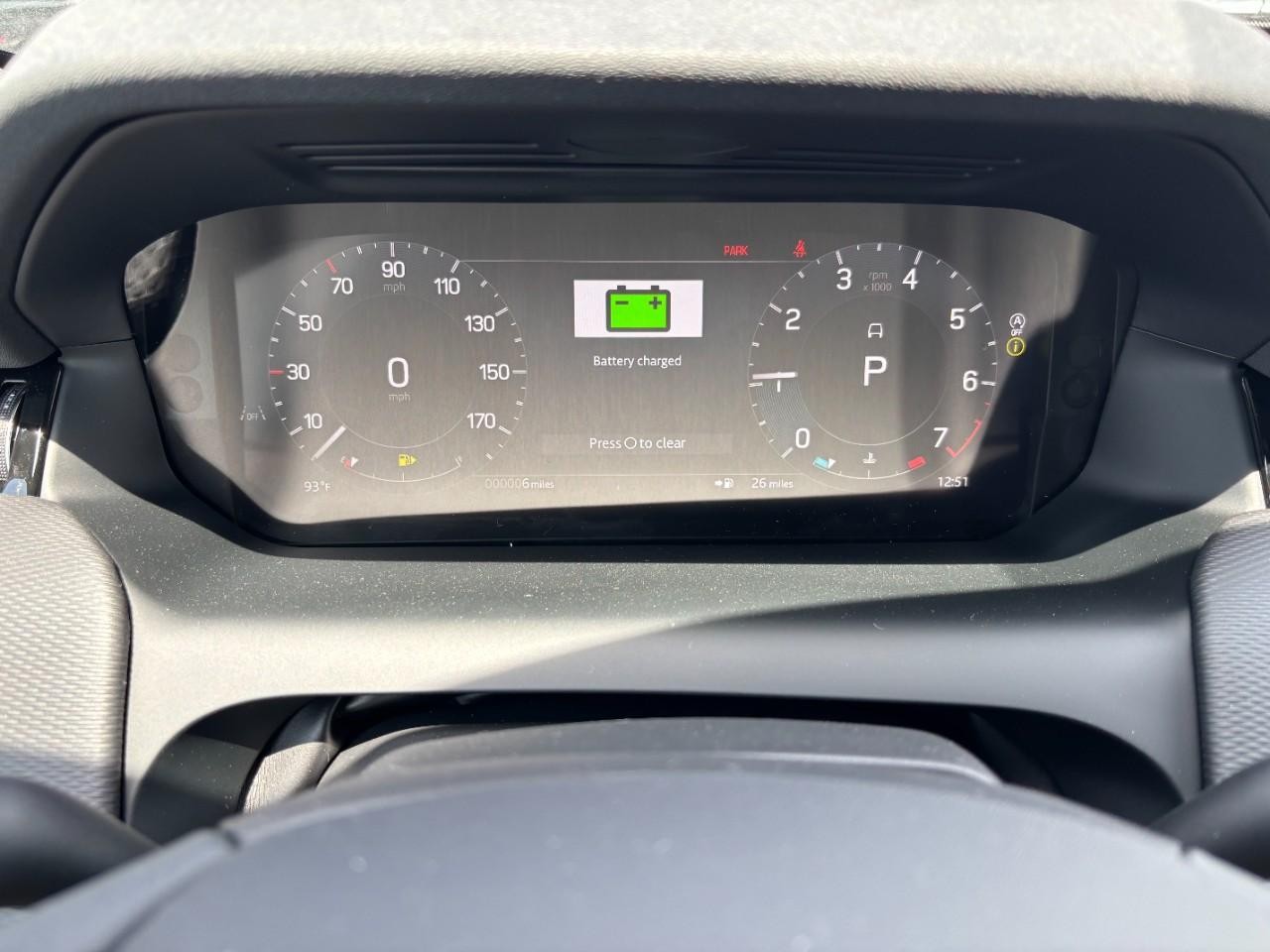 Land Rover Discovery Sport Vehicle Full-screen Gallery Image 24