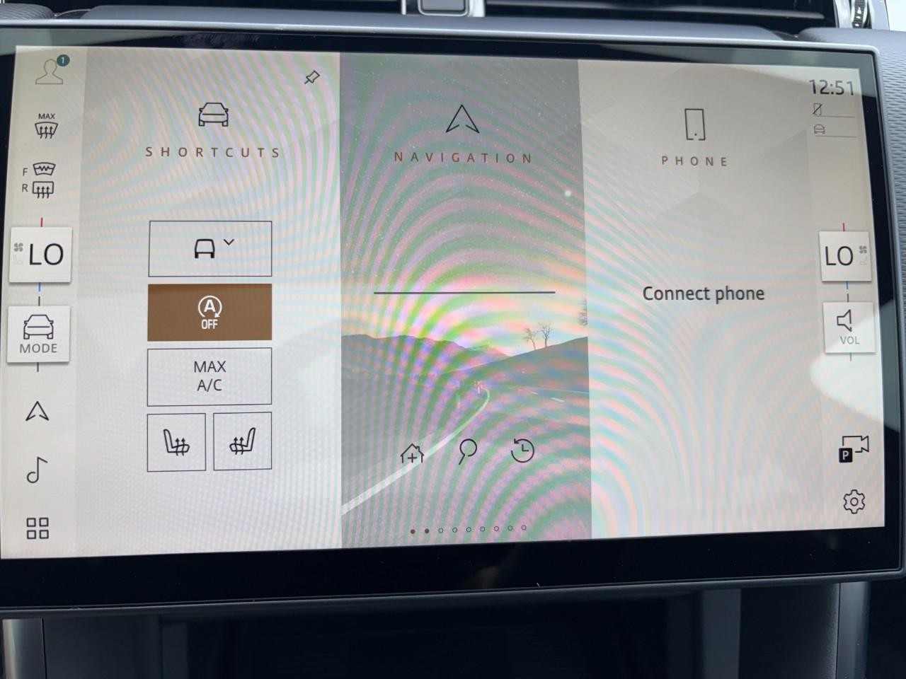 Land Rover Discovery Sport Vehicle Full-screen Gallery Image 25