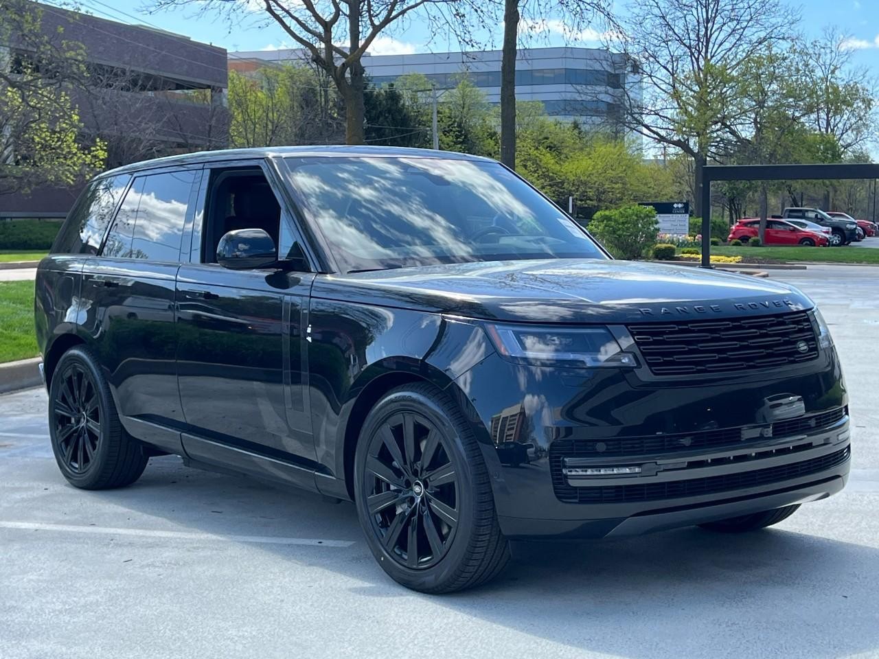 Land Rover Range Rover Vehicle Full-screen Gallery Image 6