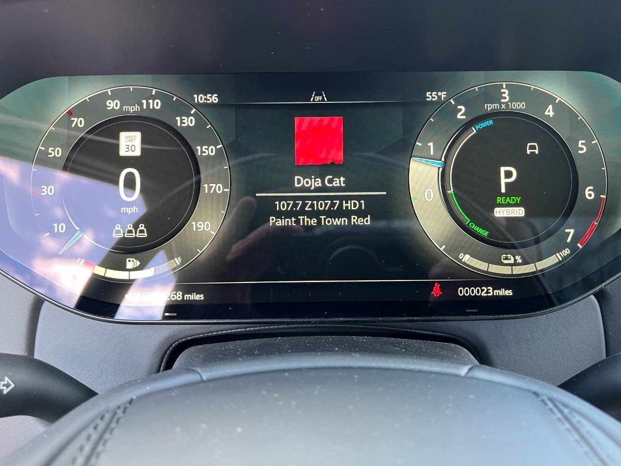 Land Rover Range Rover Vehicle Full-screen Gallery Image 24