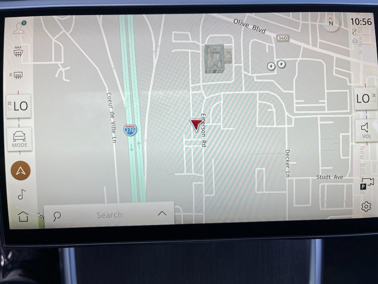 Land Rover Range Rover Vehicle Full-screen Gallery Image 25