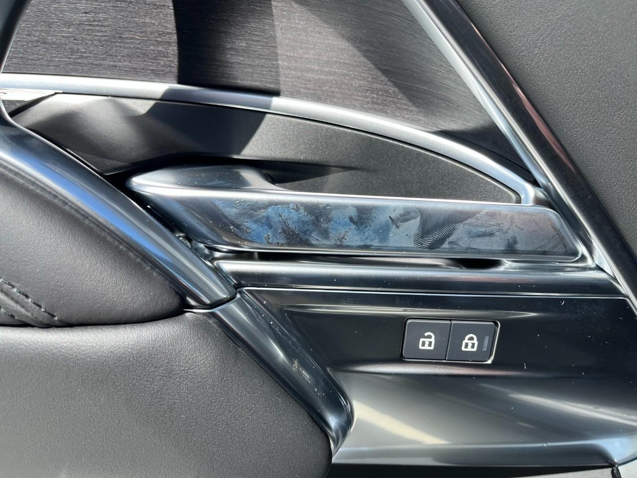 Land Rover Range Rover Vehicle Full-screen Gallery Image 34