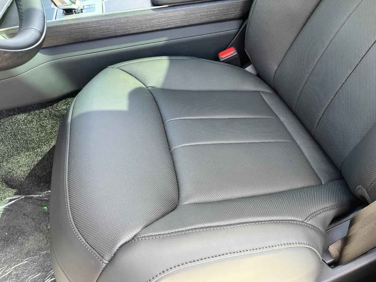 Land Rover Range Rover Vehicle Full-screen Gallery Image 38