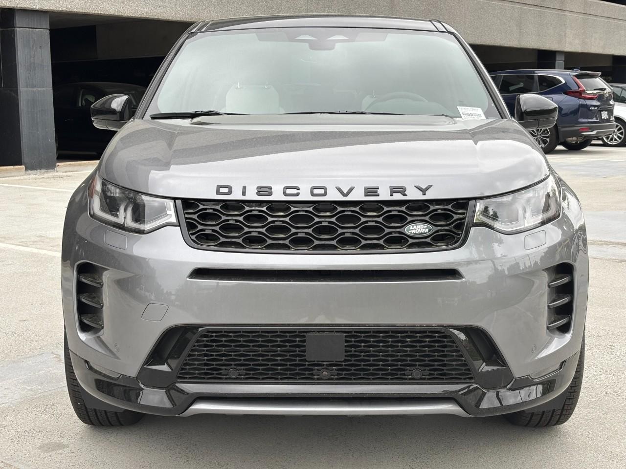 Land Rover Discovery Sport Vehicle Full-screen Gallery Image 7