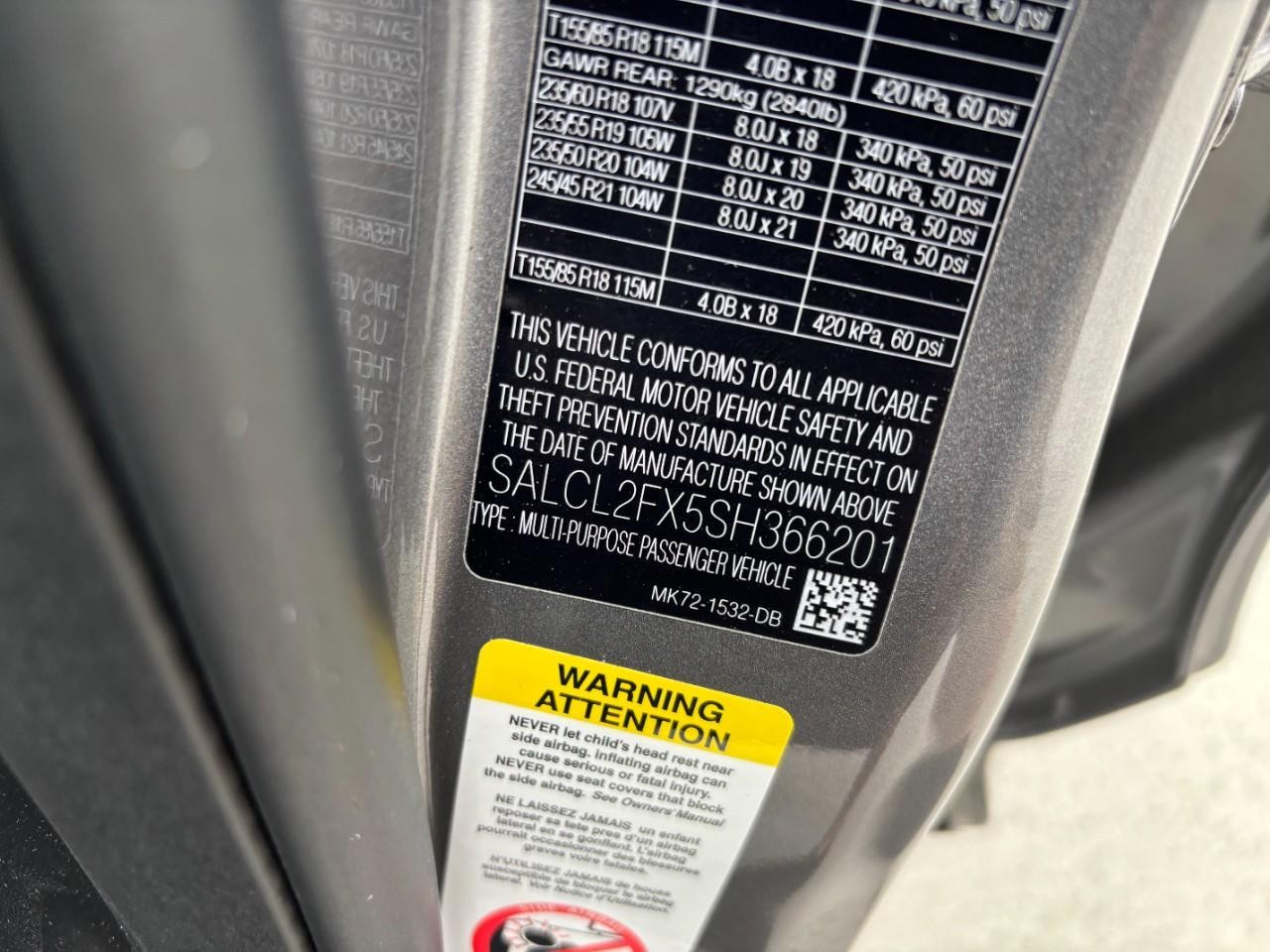 Land Rover Discovery Sport Vehicle Full-screen Gallery Image 42