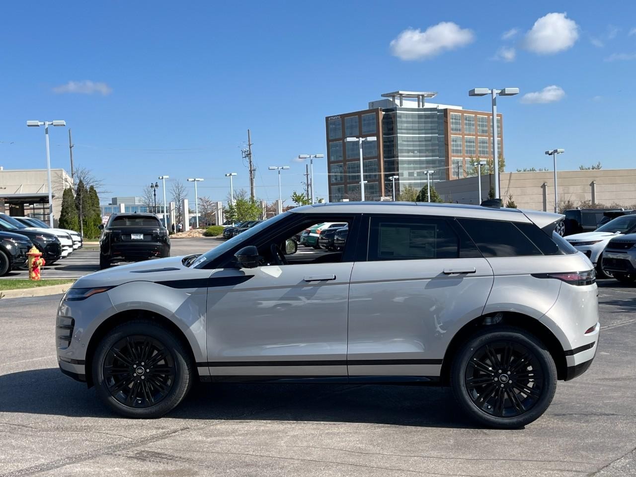 Land Rover Range Rover Evoque Vehicle Full-screen Gallery Image 2