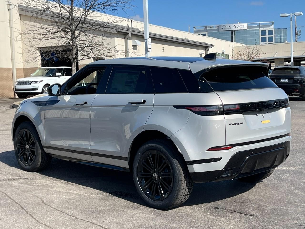 Land Rover Range Rover Evoque Vehicle Full-screen Gallery Image 3