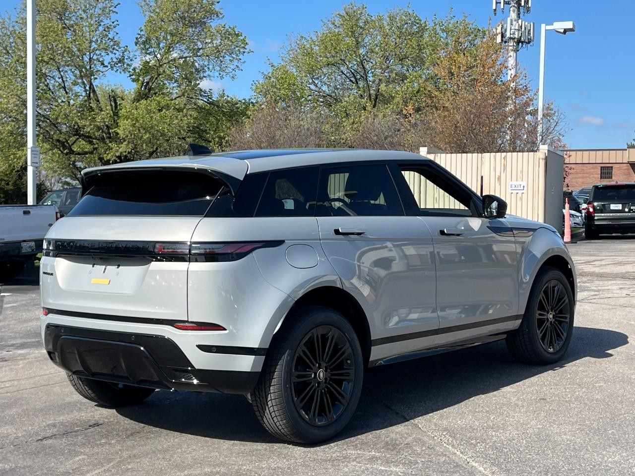 Land Rover Range Rover Evoque Vehicle Full-screen Gallery Image 4