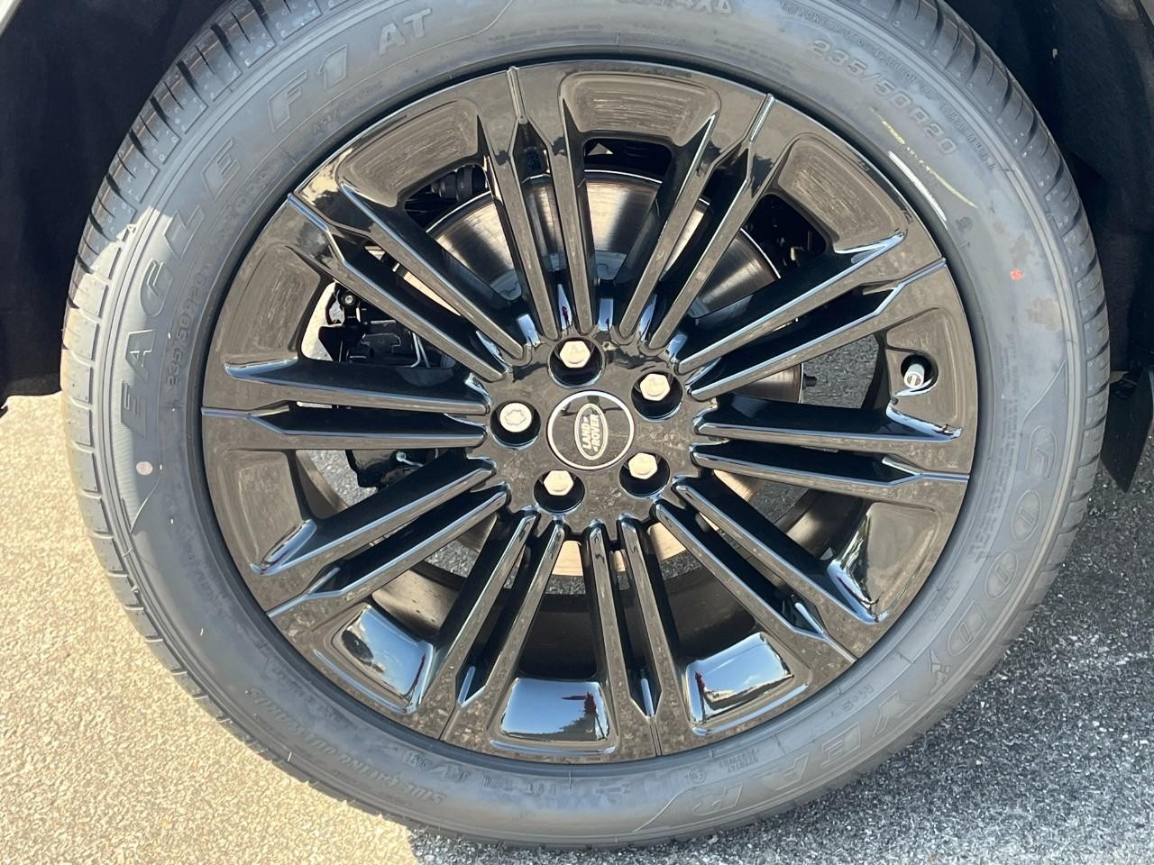 Land Rover Range Rover Evoque Vehicle Full-screen Gallery Image 5