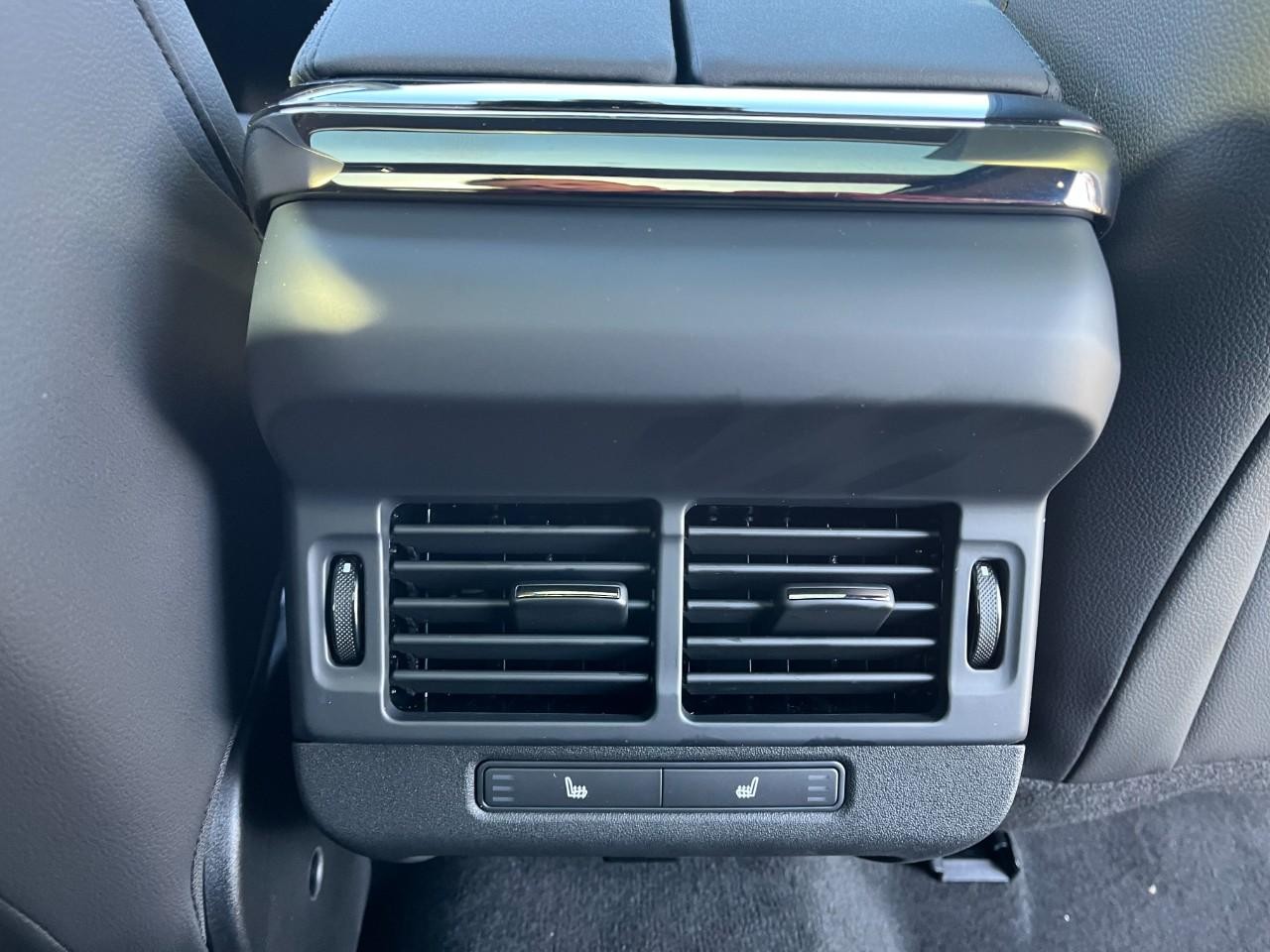 Land Rover Range Rover Evoque Vehicle Full-screen Gallery Image 18