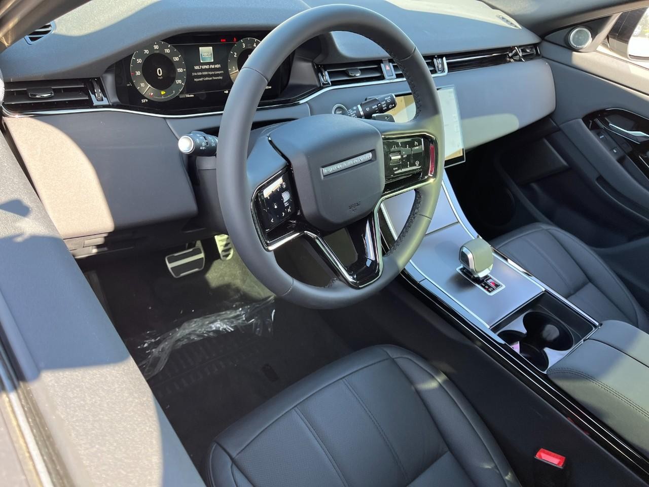 Land Rover Range Rover Evoque Vehicle Full-screen Gallery Image 20